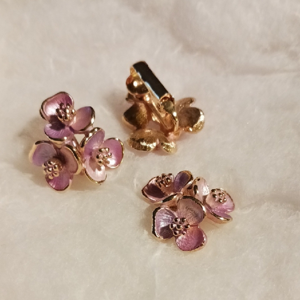 Gold Floral Crystal Earrings